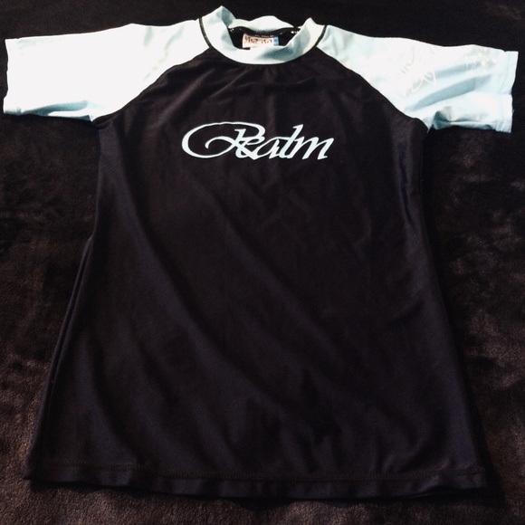 The Realm Black Rash Guard - Picture 1 of 8